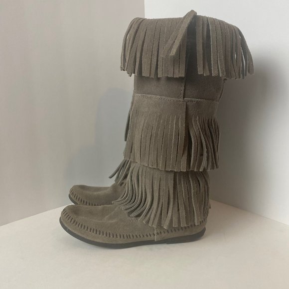 Minnetonka 3-Layer Soft Suede Fringe Boot Grey Size 6 - Picture 7 of 14